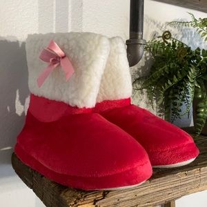 American Girl Holiday Slippers 2/3